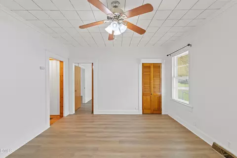 Living - 302 W E St, Erwin, NC 28339 photo 6 of 7