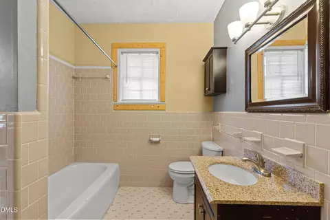 Bath - 302 W E St, Erwin, NC 28339 photo 4 of 6
