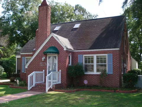 700 N Raiford St, Selma, NC 27576