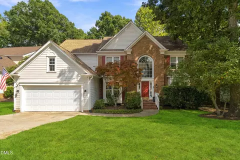 104 Strathburgh Ln, Cary, NC 27518