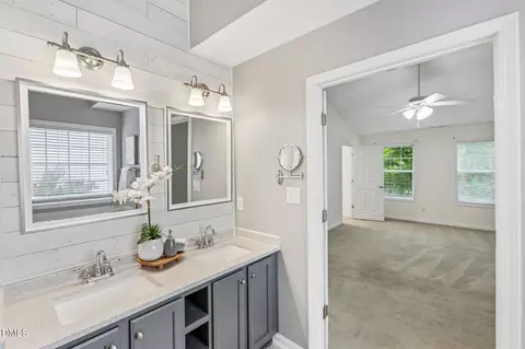 Bath - 4616 Paces Ferry Dr, Durham, NC 27712 photo 2 of 3
