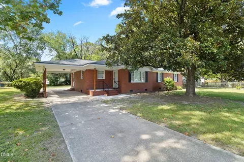 808 Hemlock Dr, Fayetteville, NC 28304