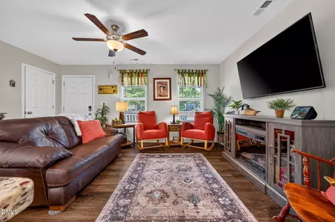 Living - 406 Macbeth Dr, Broadway, NC 27505 photo 2 of 4