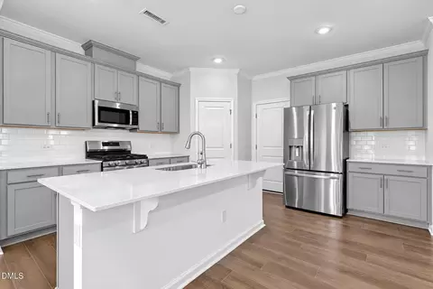 Kitchen - 1007 Yellow Leaf Ln, Durham, NC 27703 photo 4 of 5