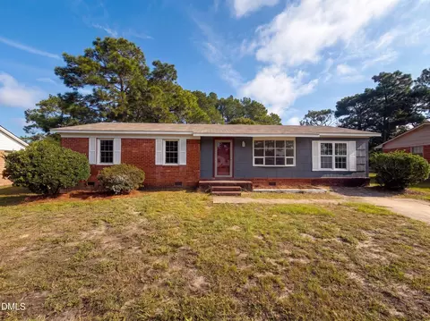2806 E Cramer Dr, Fayetteville, NC 28306