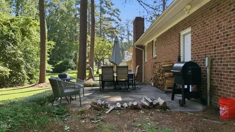 Exterior - 1004 Edgebrook Dr, Garner, NC 27529 photo 4 of 8