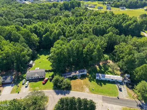 124 Morehead Dr, Willow Springs, NC 27592 photo 4