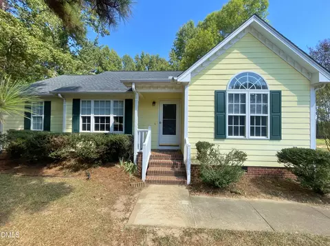 2104 Colorwood Ct, Fuquay Varina, NC 27526