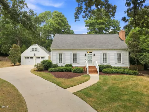 Exterior - 2905 Augusta Ct, Raleigh, NC 27607 photo 2 of 11