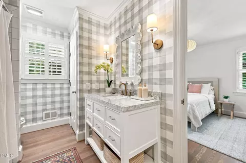 Bath - 2905 Augusta Ct, Raleigh, NC 27607 photo 1 of 5