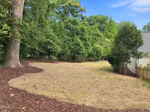 Exterior - 2905 Augusta Ct, Raleigh, NC 27607 photo 9 of 11