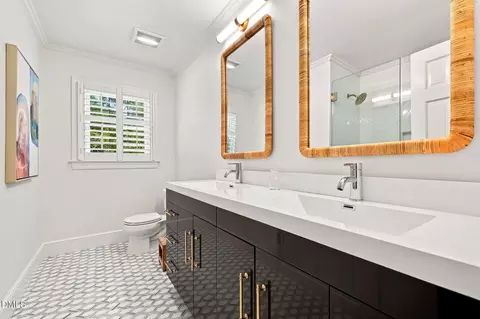 Bath - 2905 Augusta Ct, Raleigh, NC 27607 photo 4 of 5