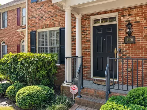 1406 Governors Ct, Raleigh, NC 27604