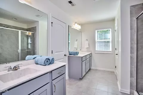 Bath - 1052 Flagler St, Durham, NC 27713 photo 5 of 7