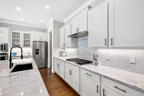 Kitchen - 116 Crestview Rd, Raleigh, NC 27609 photo 8 of 11