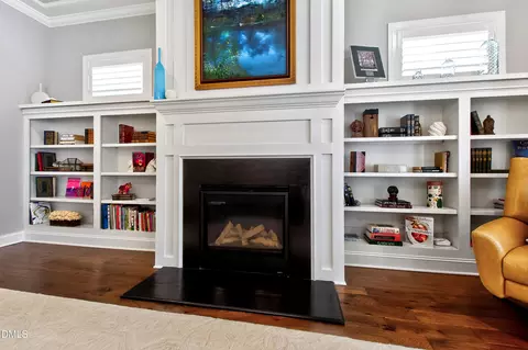 Living - 116 Crestview Rd, Raleigh, NC 27609 photo 2 of 4