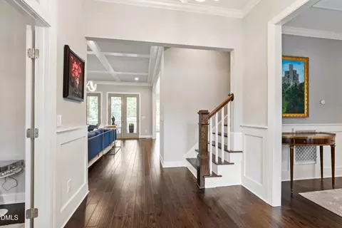 Entry Way - 116 Crestview Rd, Raleigh, NC 27609 photo 2 of 7