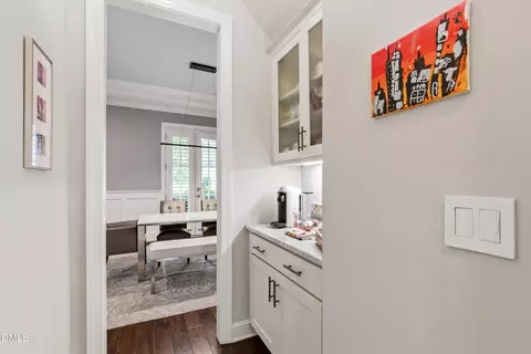 Entry Way - 116 Crestview Rd, Raleigh, NC 27609 photo 4 of 7