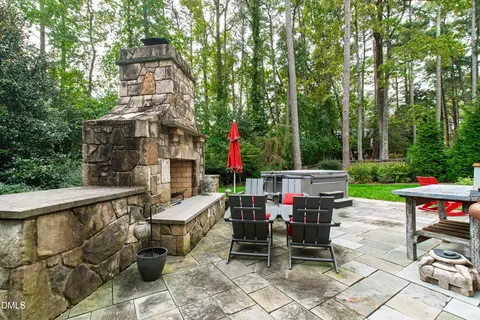 Exterior - 116 Crestview Rd, Raleigh, NC 27609 photo 16 of 21