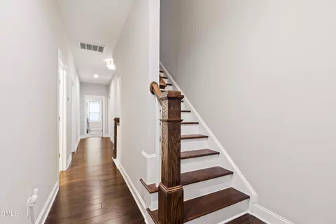 Entry Way - 116 Crestview Rd, Raleigh, NC 27609 photo 5 of 7