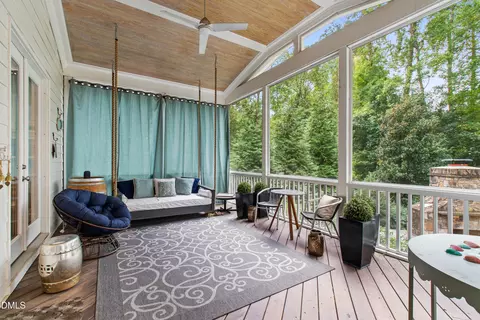 Exterior - 116 Crestview Rd, Raleigh, NC 27609 photo 10 of 21