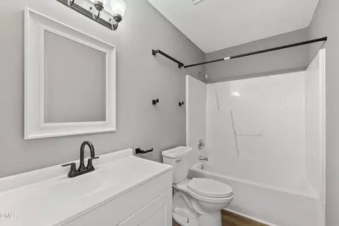 Bath - 105 Mccoy Dr, Smithfield, NC 27577 photo 1 of 4