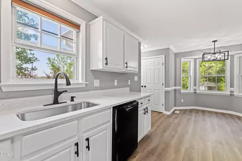 Kitchen - 105 Mccoy Dr, Smithfield, NC 27577 photo 5 of 5