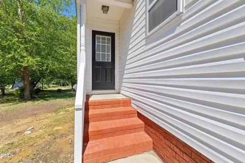 Exterior - 105 Mccoy Dr, Smithfield, NC 27577 photo 6 of 11