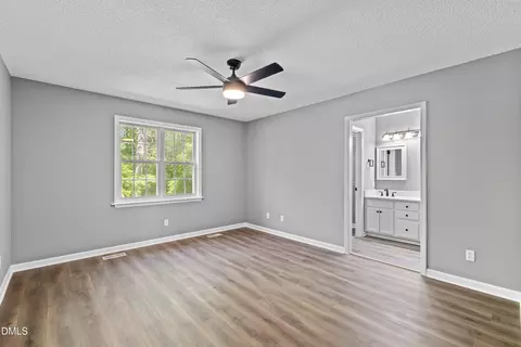 Bedroom - 105 Mccoy Dr, Smithfield, NC 27577 photo 4 of 4