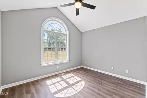 Bedroom - 105 Mccoy Dr, Smithfield, NC 27577 photo 3 of 4