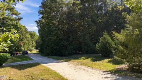 2404 Alpine Dr, Garner, NC 27529 photo 3