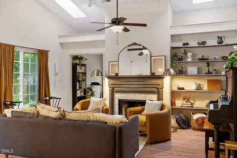 Living - 4 Icon Ct, Durham, NC 27703 photo 4 of 4