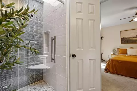 Bath - 4 Icon Ct, Durham, NC 27703 photo 2 of 3