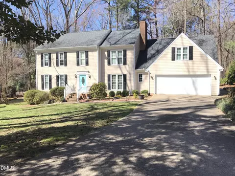 104 Eagle Ct, Cary, NC 27511