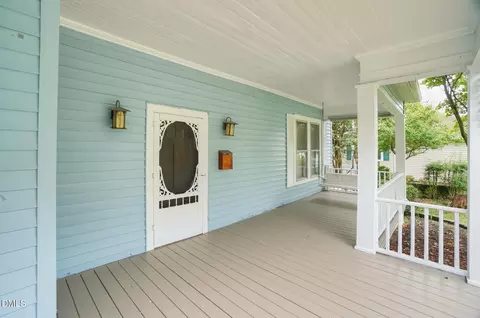 Exterior - 616 E Pine St E, Lincolnton, NC 28092 photo 4 of 4