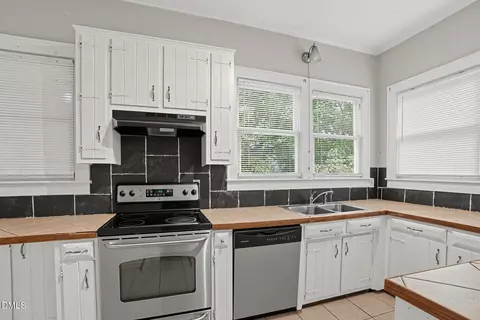 Kitchen - 616 E Pine St E, Lincolnton, NC 28092 photo 1 of 1