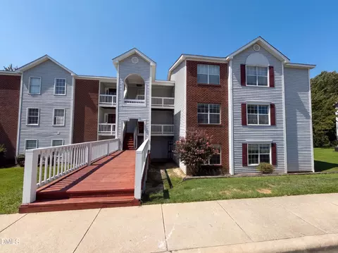 225 Waterdown Dr #8, Fayetteville, NC 28314