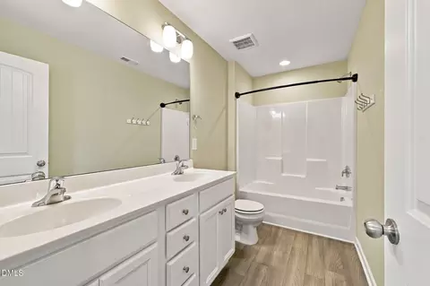 Bath - 48 Mallard Loop Dr, Clayton, NC 27527 photo 2 of 3