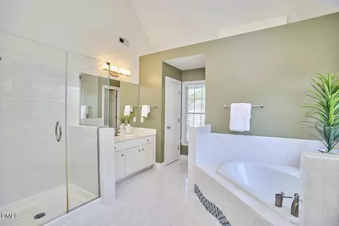Bath - 4301 Sugar Pine Ln, Durham, NC 27705 photo 3 of 5