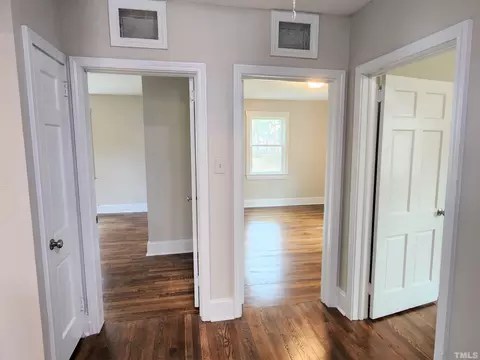 Entry Way - 310 N 5th St, Smithfield, NC 27577 photo 2 of 2