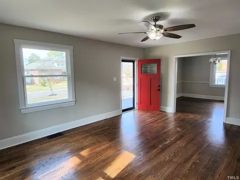 Living - 310 N 5th St, Smithfield, NC 27577 photo 1 of 3