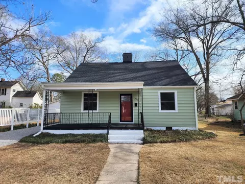 Exterior - 310 N 5th St, Smithfield, NC 27577 photo 2 of 5