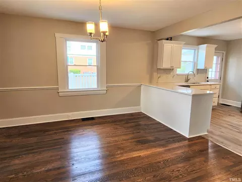 Dining - 310 N 5th St, Smithfield, NC 27577 photo 1 of 2