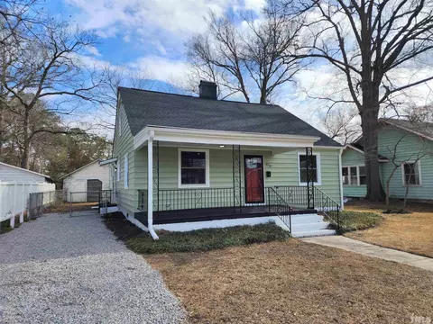Exterior - 310 N 5th St, Smithfield, NC 27577 photo 3 of 5