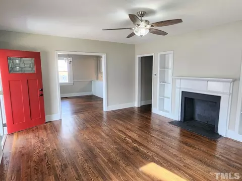 Living - 310 N 5th St, Smithfield, NC 27577 photo 2 of 3