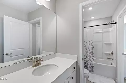 Bath - 321 Heritage Regency Dr, Wake Forest, NC 27587 photo 9 of 10