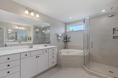 Bath - 321 Heritage Regency Dr, Wake Forest, NC 27587 photo 3 of 10