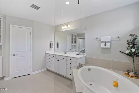 Bath - 321 Heritage Regency Dr, Wake Forest, NC 27587 photo 6 of 10