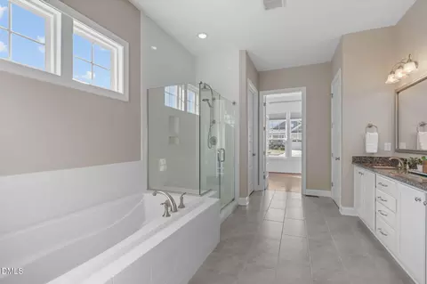 Bath - 205 Evanview Ct, Apex, NC 27523 photo 2 of 5