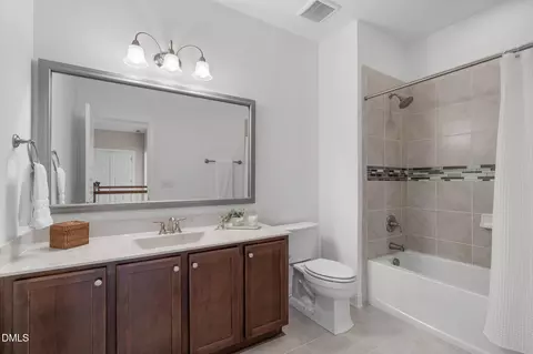 Bath - 205 Evanview Ct, Apex, NC 27523 photo 5 of 5